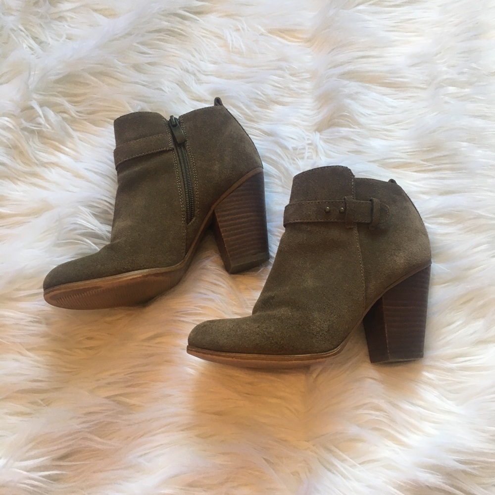 ☘️ 2 for $30 ☘️ Olive green Leather Booties
